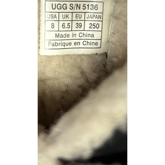 UGG Australia Cove Boots Womens Size 8 Black Sheepskin Lined Leather Ankle - Picture 15 of 16